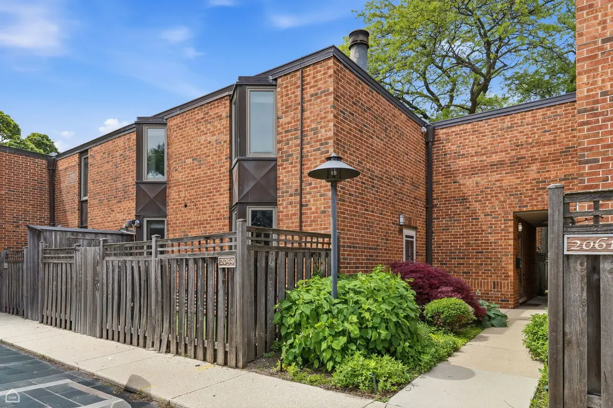 2059 N Larrabee ST, Chicago, IL 60614