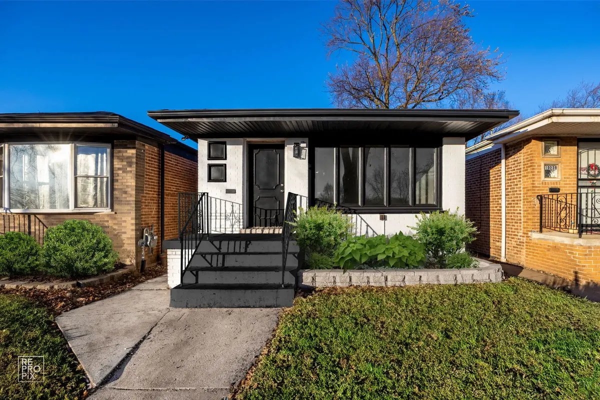 10240 S Torrence AVE, Chicago, IL 60617