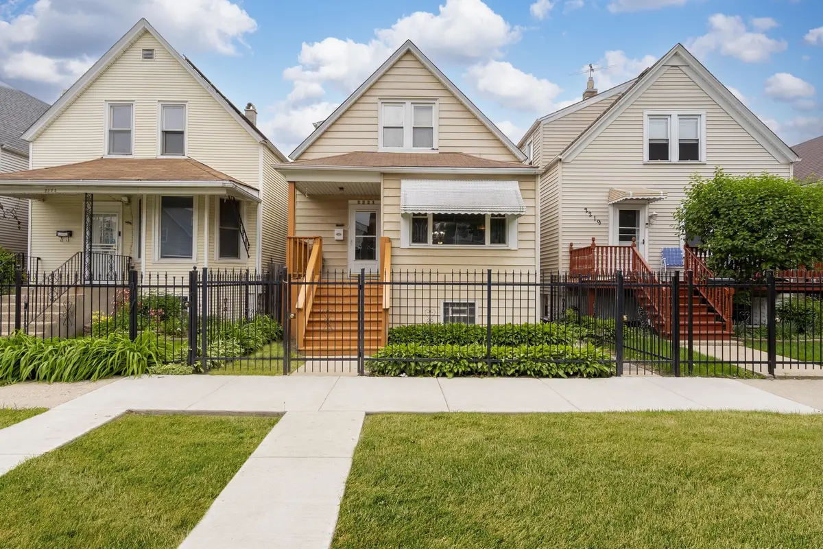 2221 N Keeler AVE, Chicago, IL 60639
