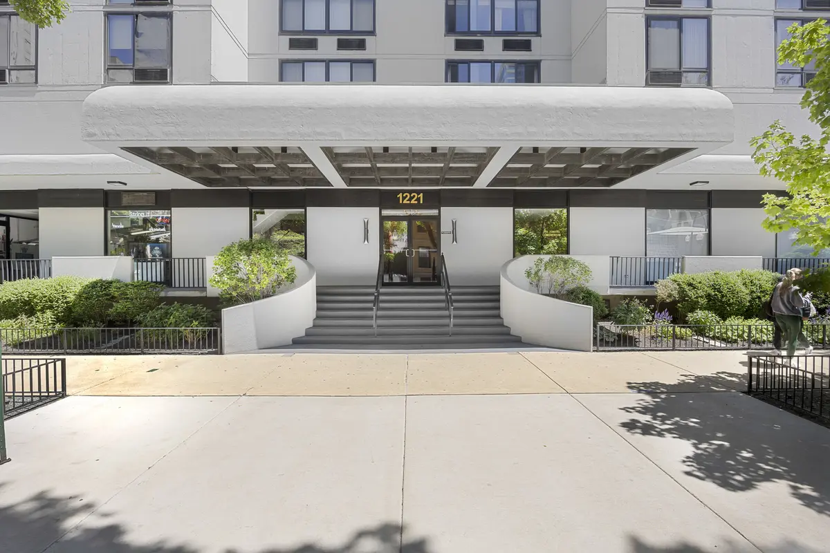 1221 N Dearborn ST #206S, Chicago, IL 60610