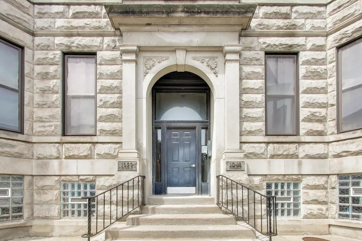 1050 W FOSTER AVE #F, Chicago, IL 60640