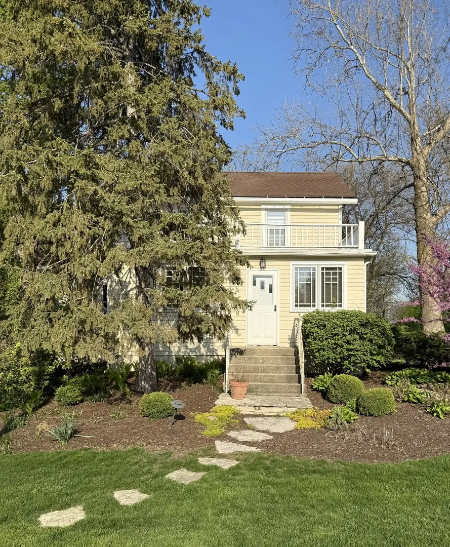 3961 Fairview AVE, Downers Grove, IL 60515