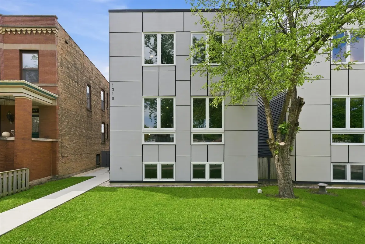 1310 Kenilworth AVE, Berwyn, IL 60402