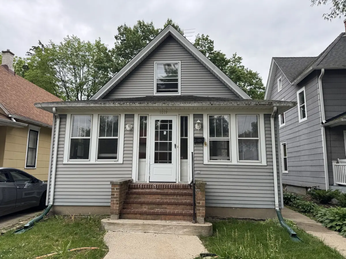 1019 Prospect ST, Elgin, IL 60120