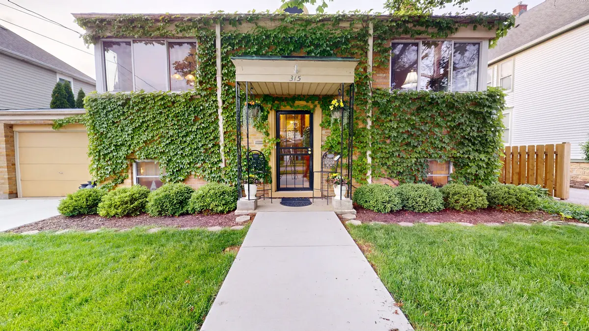 315 E Union AVE, Wheaton, IL 60187