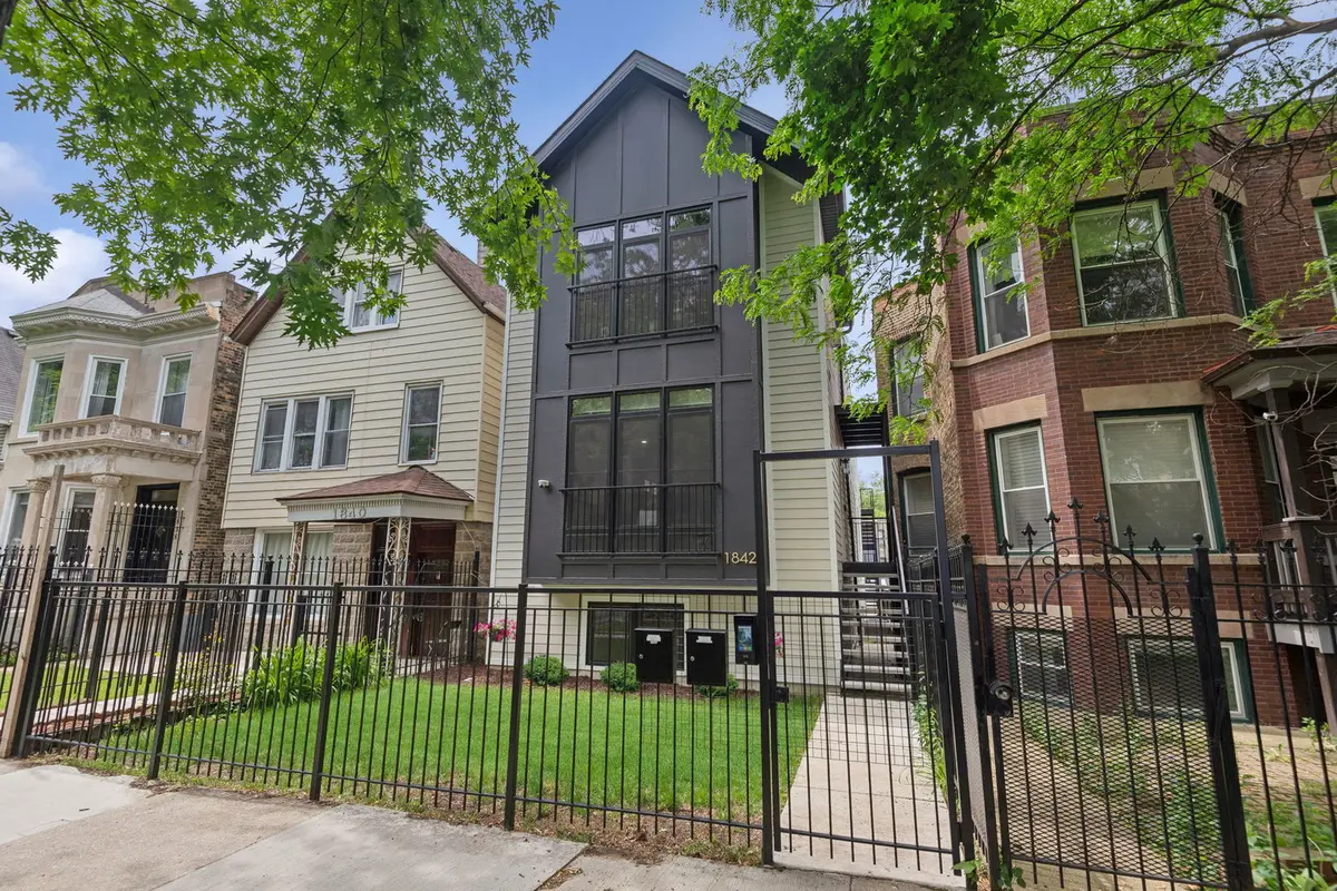 1842 N Whipple ST #1, Chicago, IL 60647