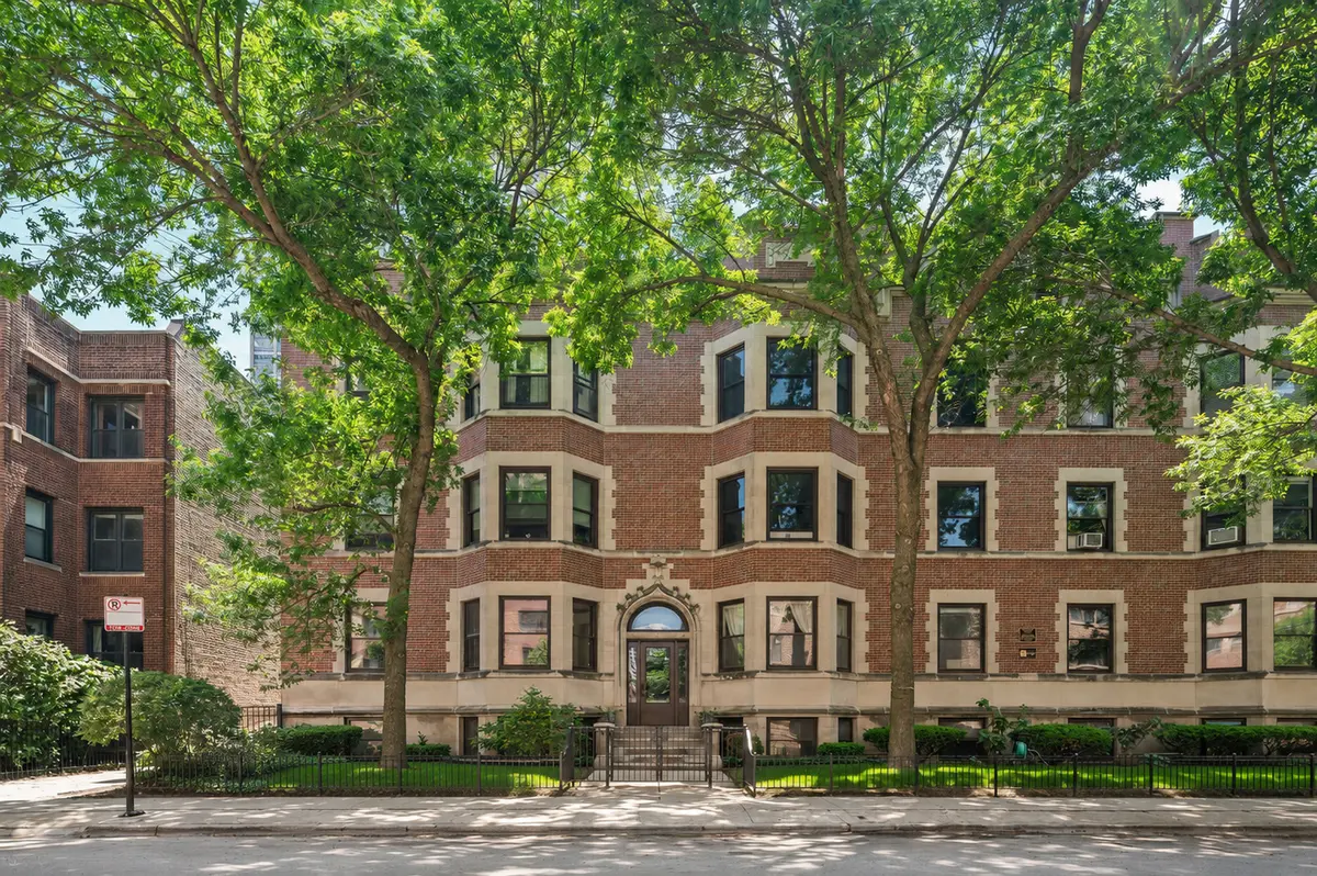 707 W Bittersweet PL #K1, Chicago, IL 60613