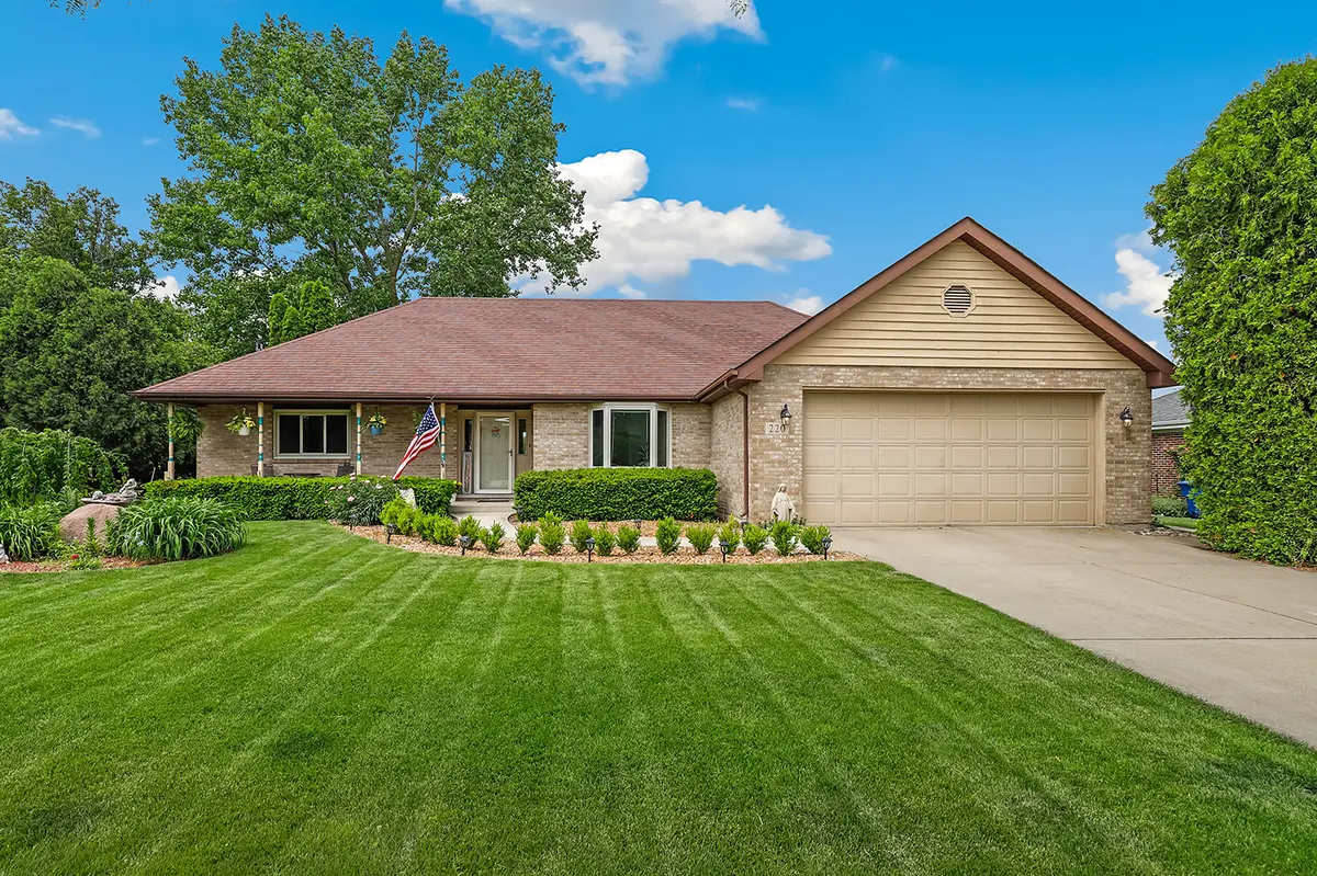 220 Grant AVE, Frankfort, IL 60423