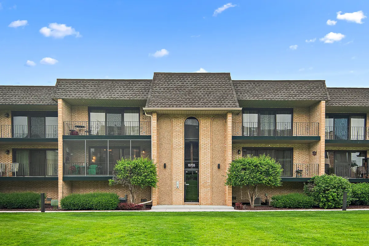 15703 Old Orchard CT #1S, Orland Park, IL 60462