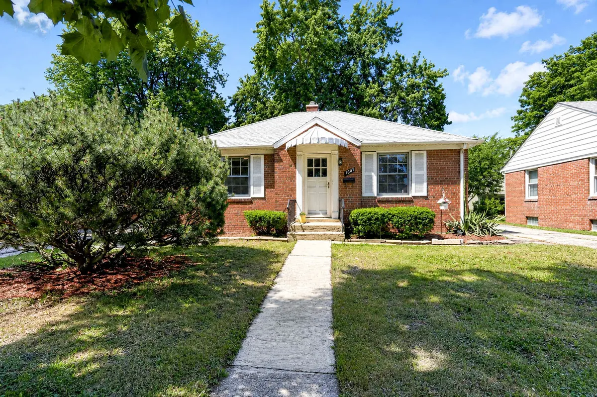 1607 Glenwood AVE, Joliet, IL 60435