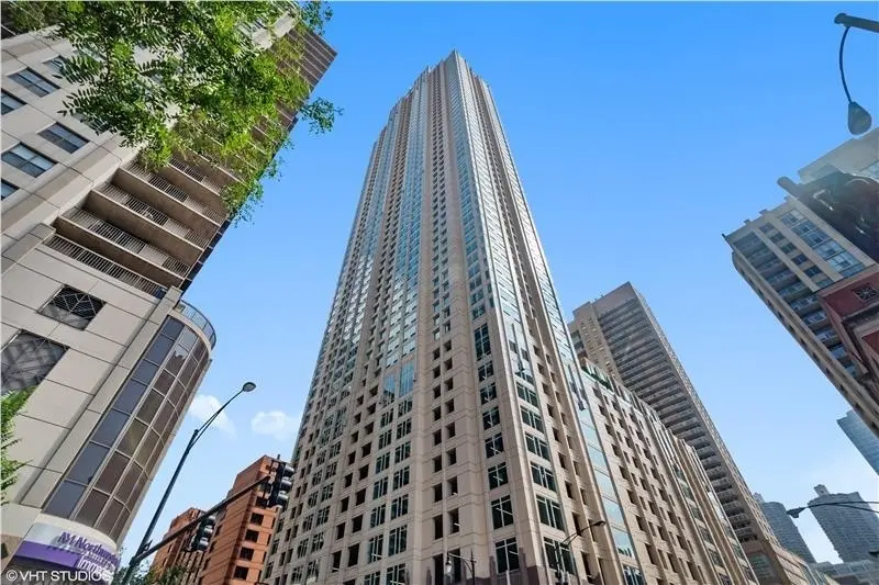33 W Ontario ST #20I, Chicago, IL 60654