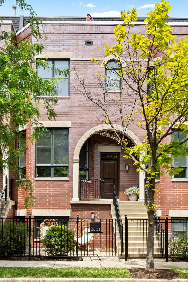 2631 N Hartland CT, Chicago, IL 60614