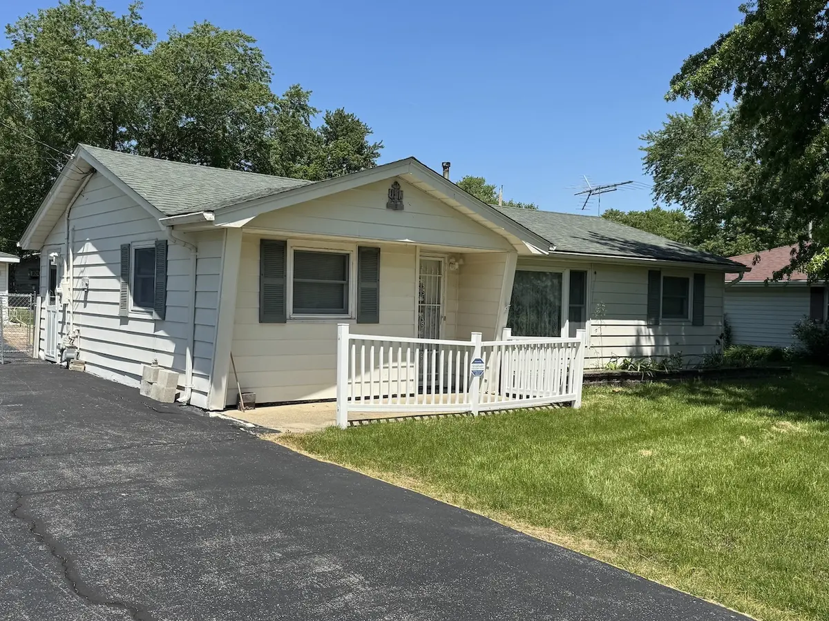 858 W Kent AVE, Crete, IL 60417