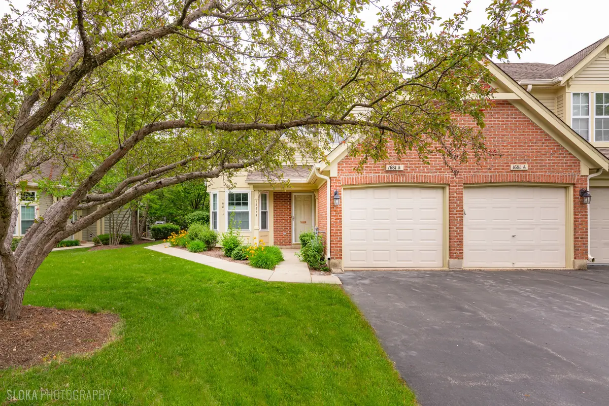 1681 Penny LN #B, Crystal Lake, IL 60014