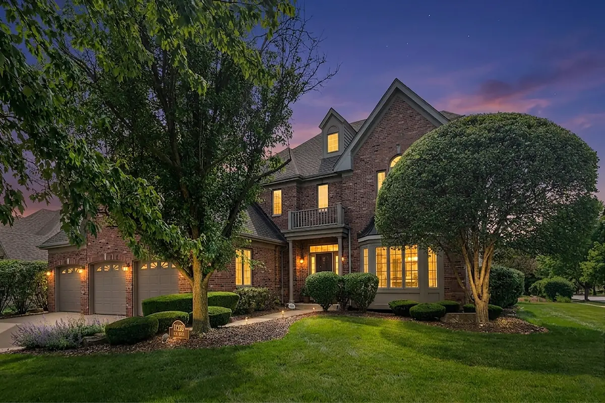 17320 Elk DR, Orland Park, IL 60467