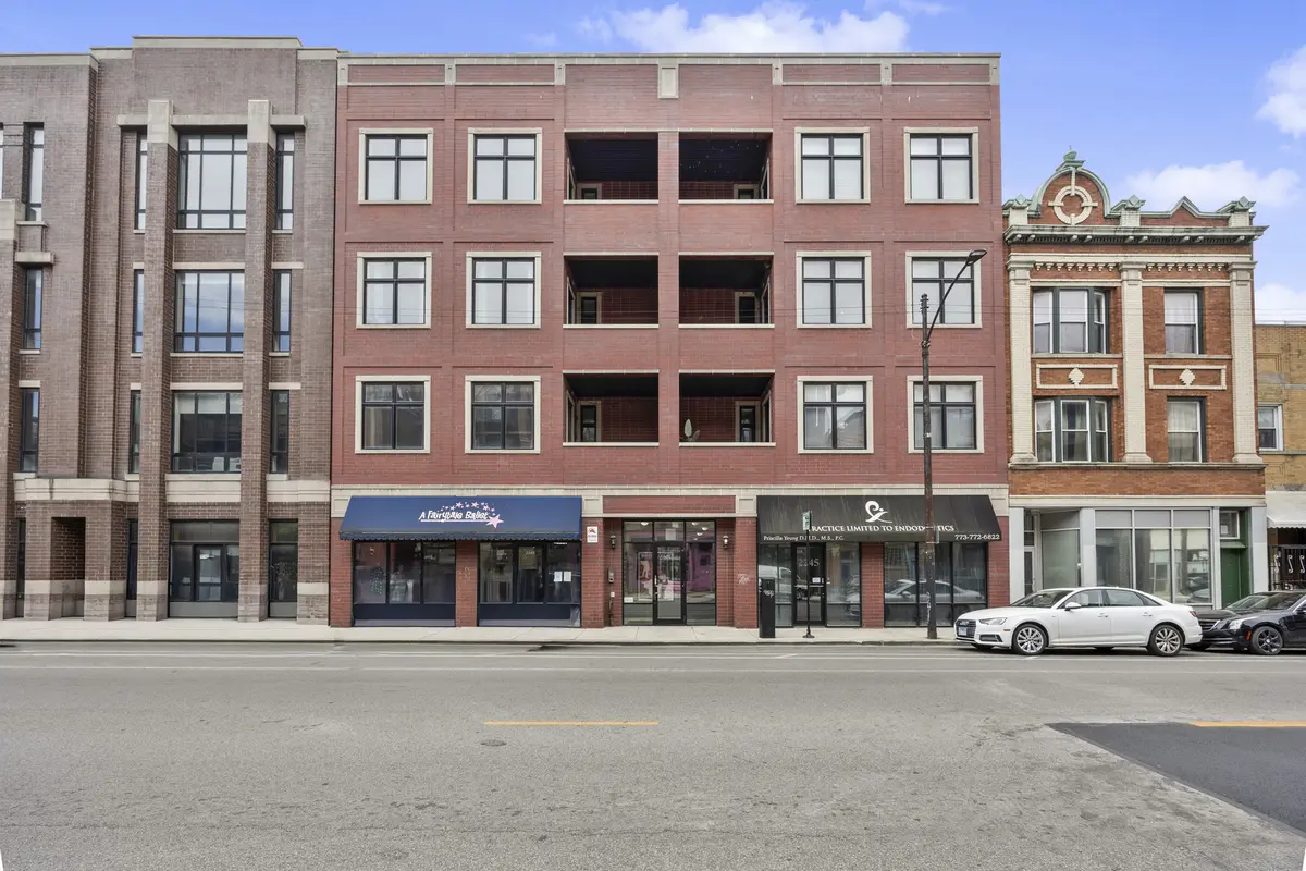 2245 W North AVE #202, Chicago, IL 60647