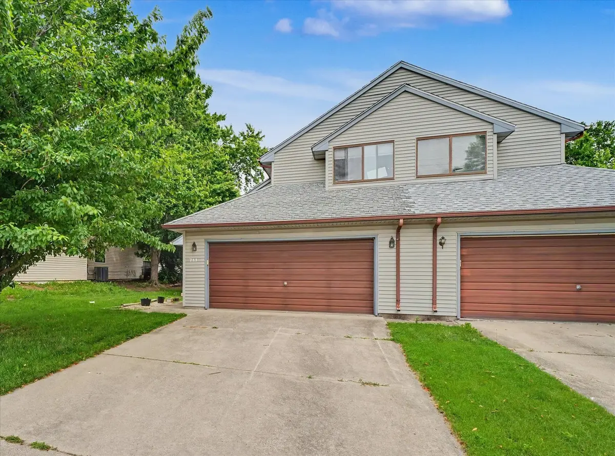 711 Higgins RD, Champaign, IL 61822
