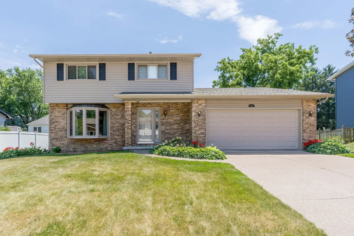 2331 E 33rd ST, Davenport, IA 52807