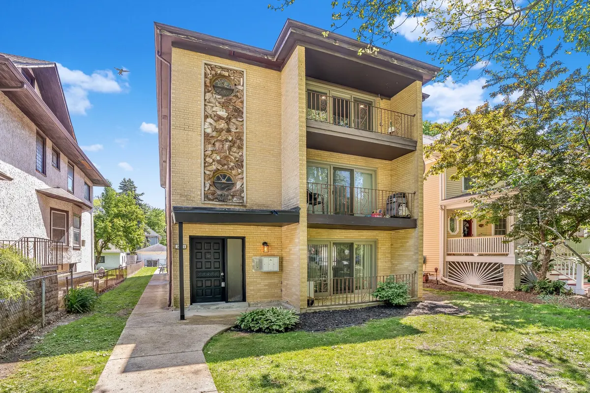 3755 N Kostner AVE, Chicago, IL 60641