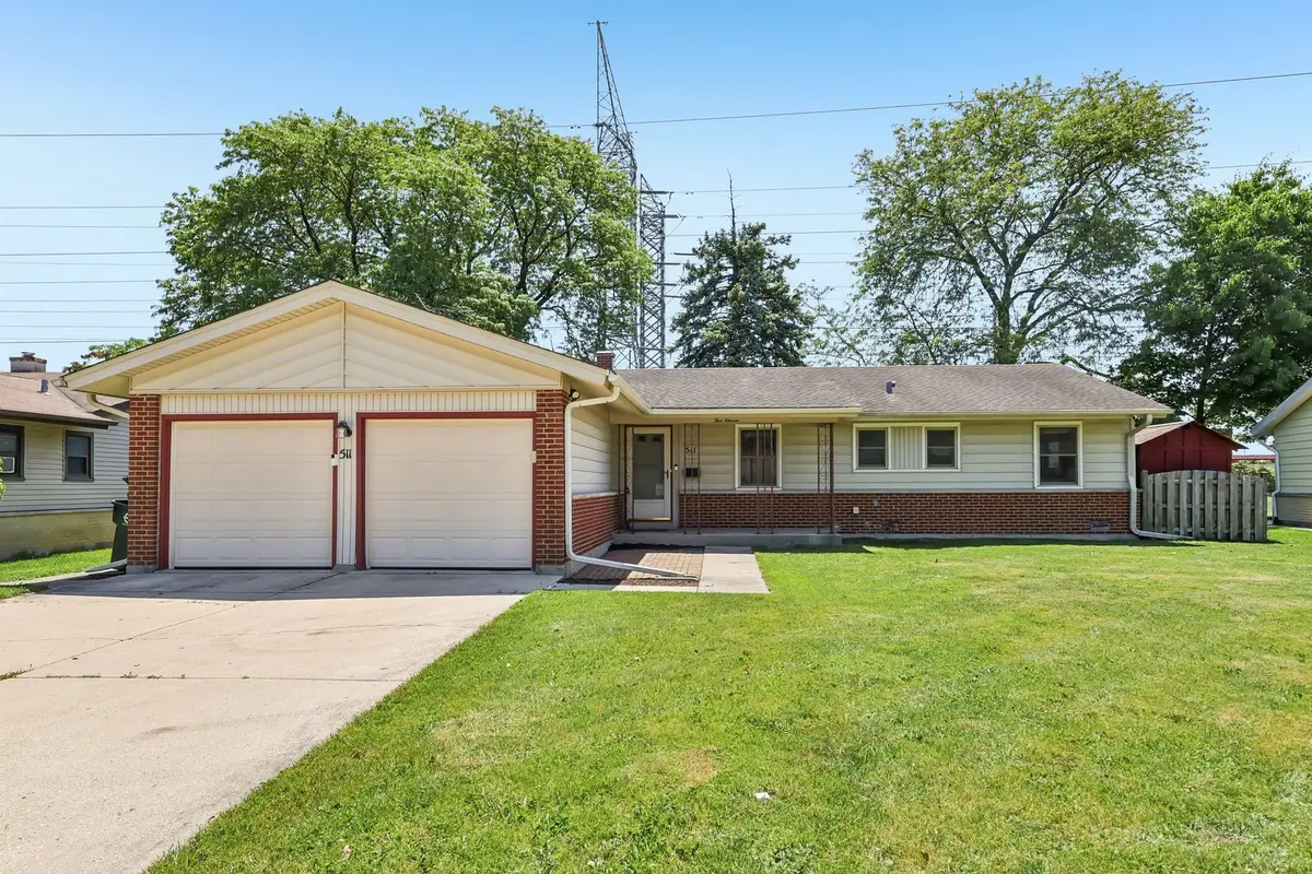 511 Walnut LN, Elk Grove Village, IL 60007