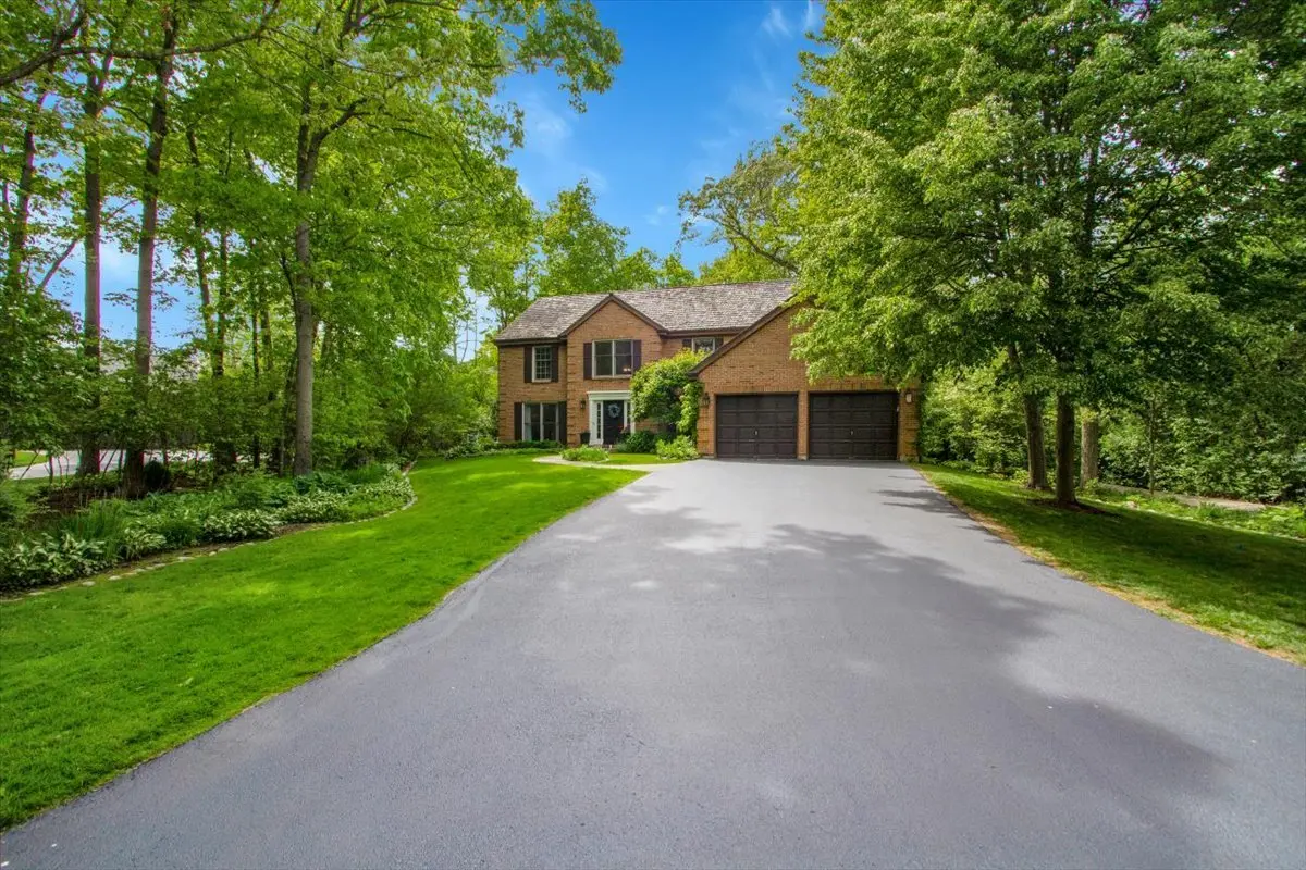 850 Carlyle CIR, Lake Bluff, IL 60044
