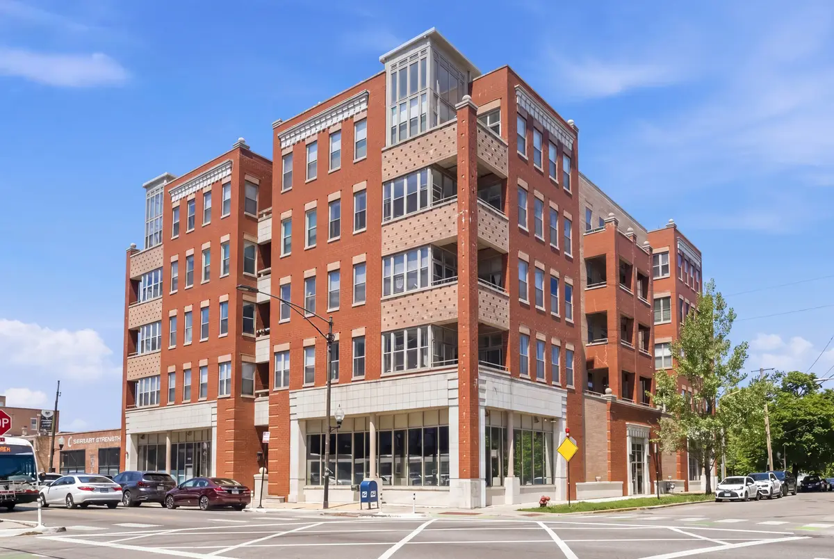 2700 W Belmont AVE #403, Chicago, IL 60618