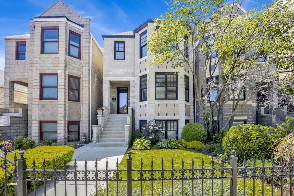 828 S Bell AVE, Chicago, IL 60612