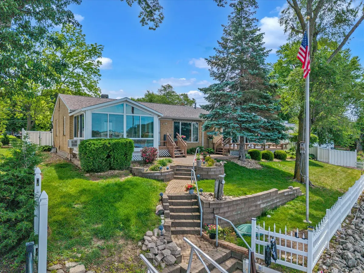 809 N River DR, Port Byron, IL 61275