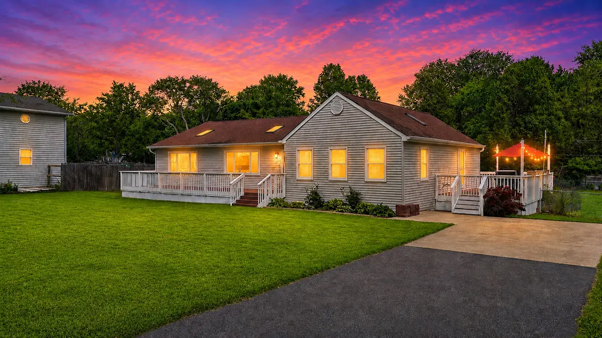 37883 N Watts AVE, Spring Grove, IL 60081