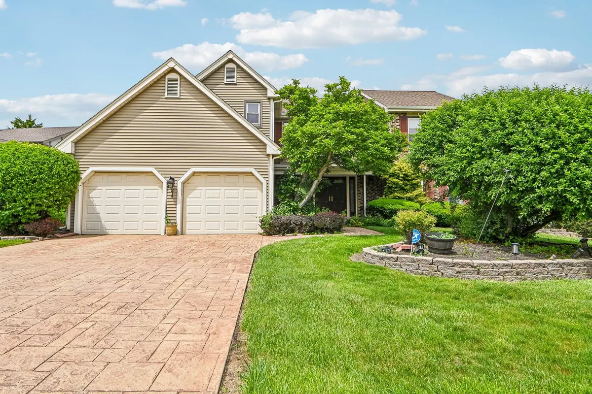 214 Carmelhead LN, Schaumburg, IL 60193