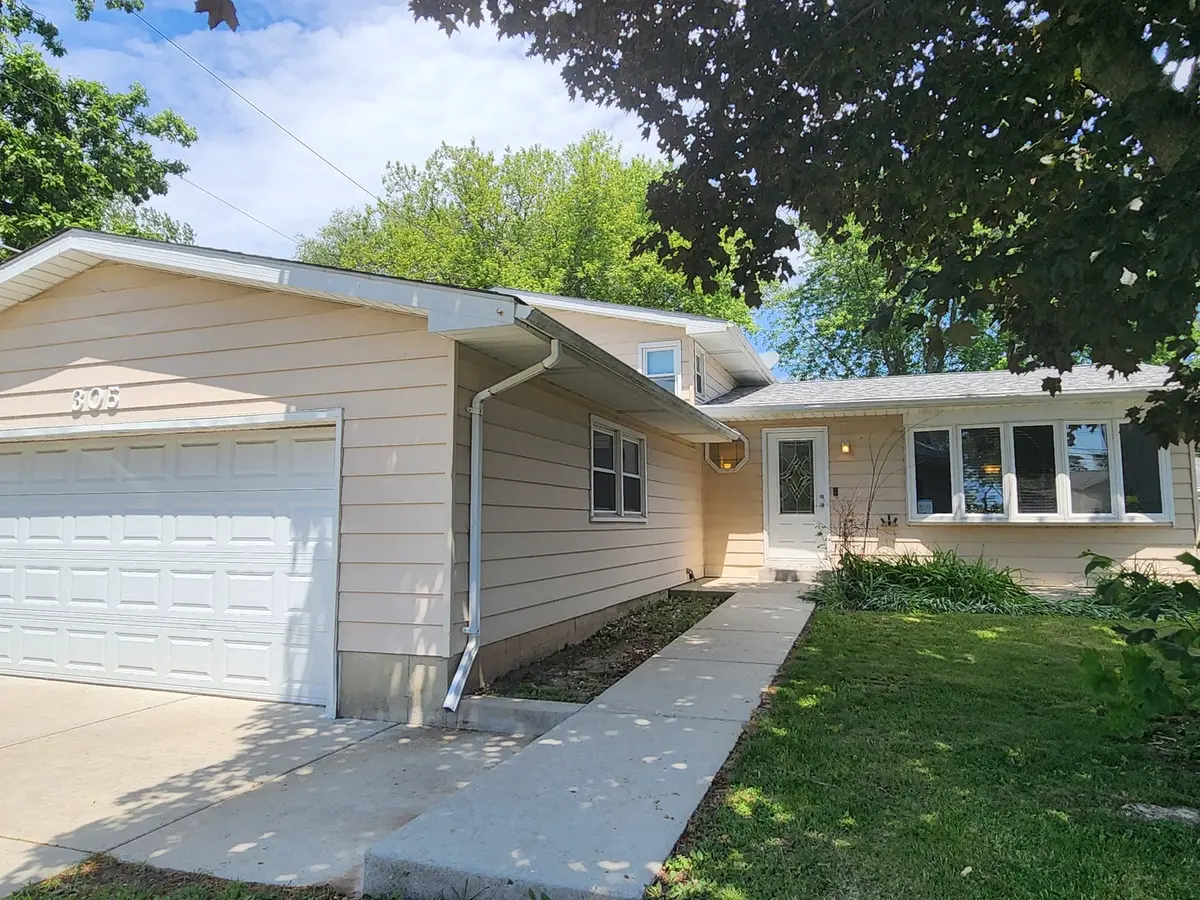 305 North AVE, Antioch, IL 60002