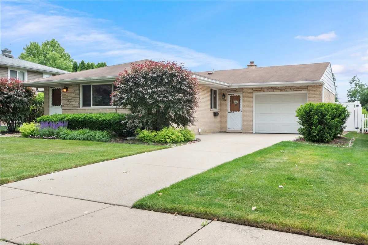 536 Farthing LN, Des Plaines, IL 60016