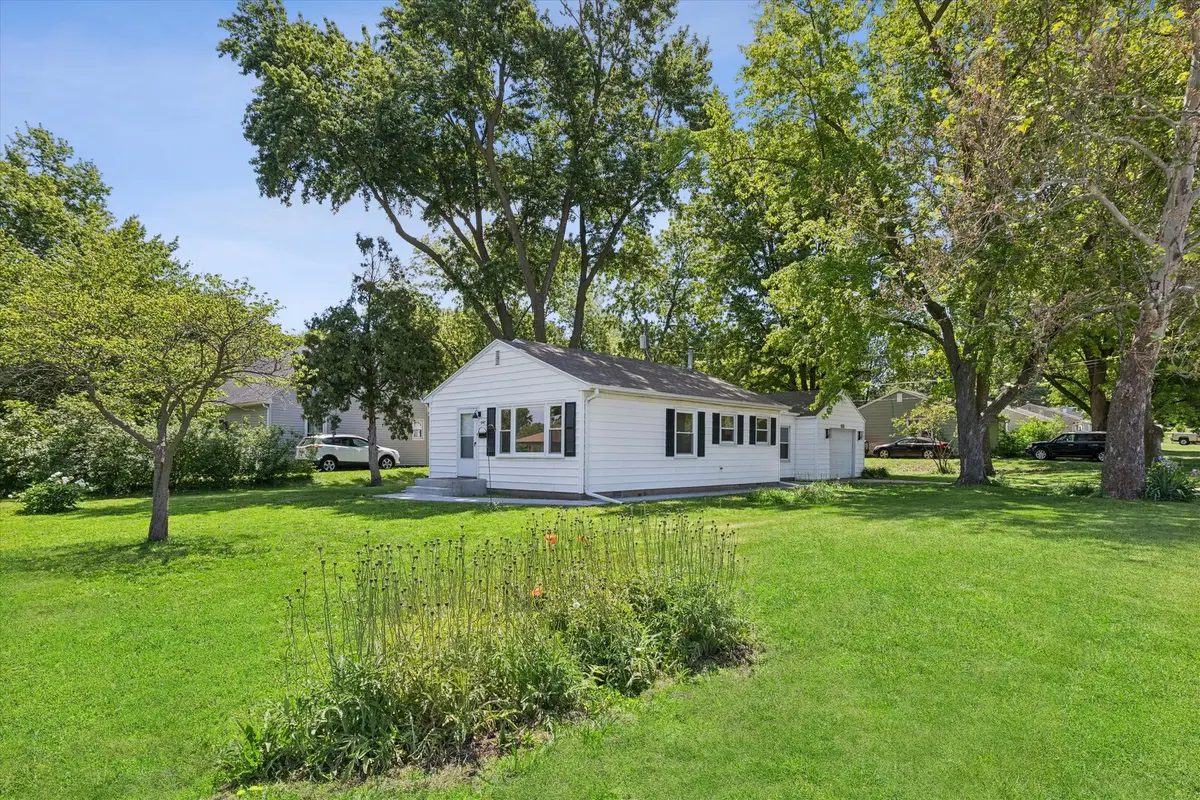 1347 15th AVE S, Clinton, IA 52732