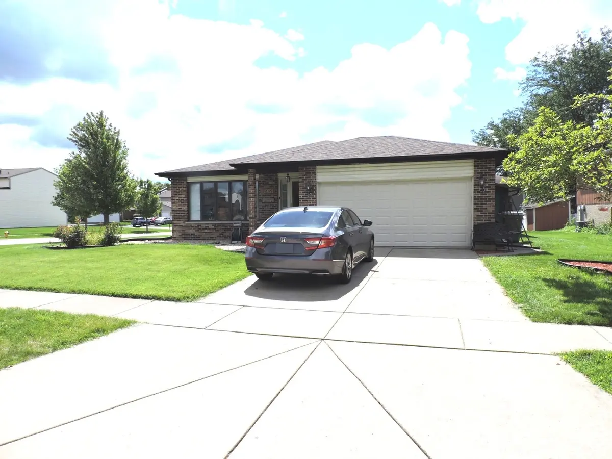 6931 Coachwood TRL, Tinley Park, IL 60477