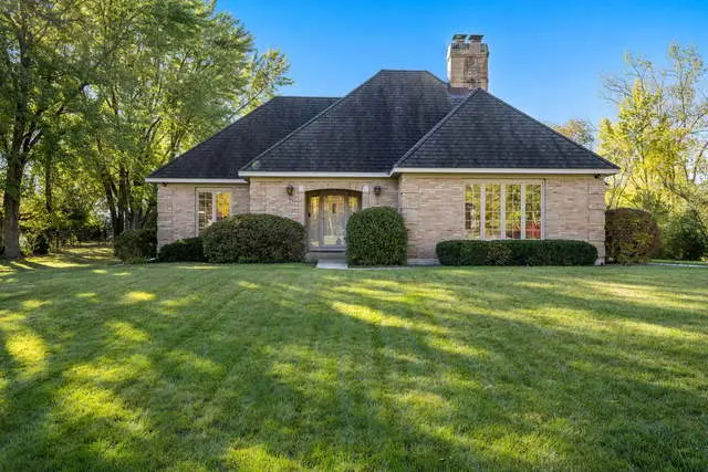 36W787 Red Haw LN, St. Charles, IL 60174