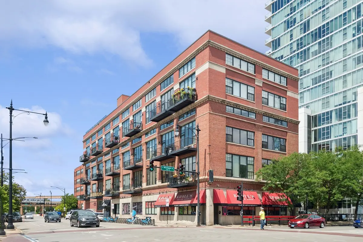 70 E 18th ST #4E, Chicago, IL 60616