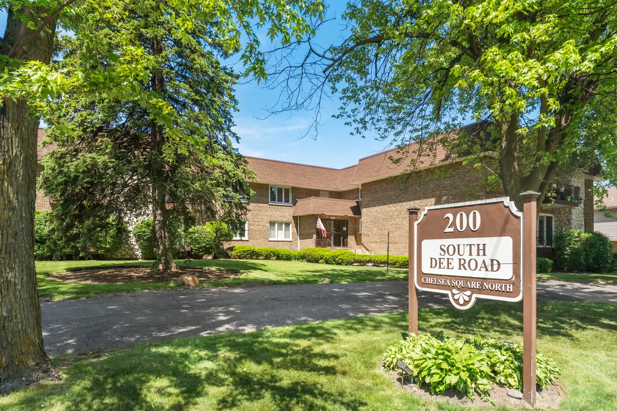 200 S Dee RD #1D, Park Ridge, IL 60068