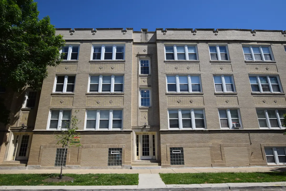 2840 W Glenlake AVE #2D, Chicago, IL 60659