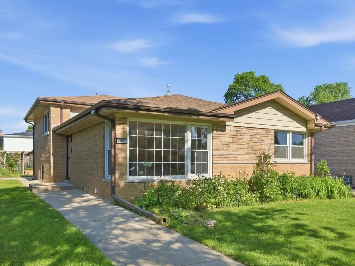 7506 Kilbourn AVE, Skokie, IL 60076