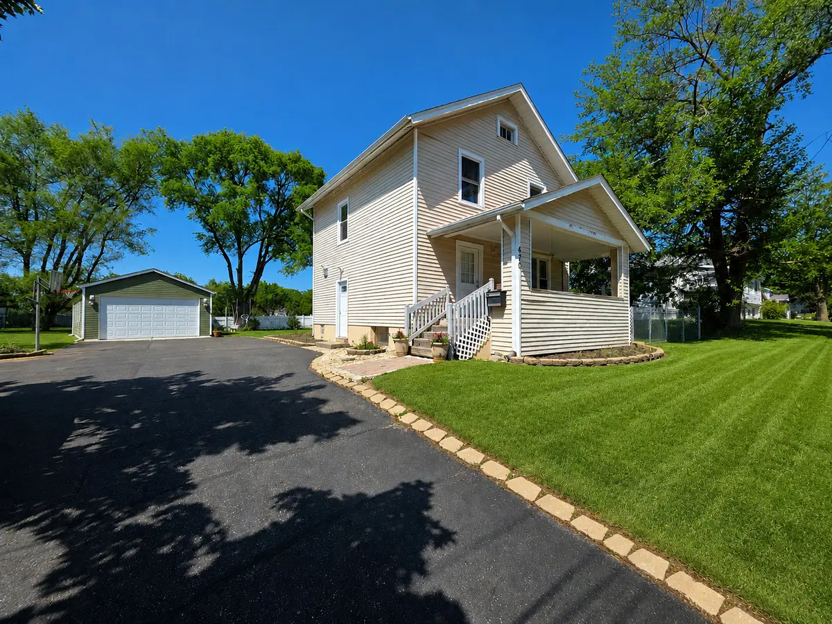 470 Fremont ST, Elgin, IL 60120