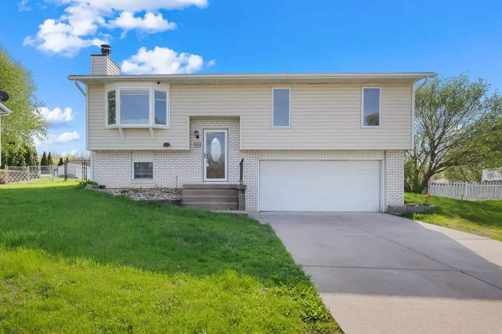 109 Blackhawk DR, Park View, IA 52748