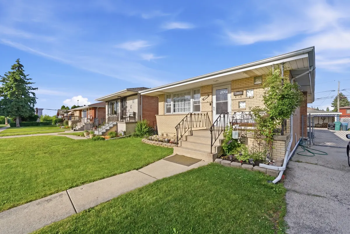 7825 Laporte AVE, Burbank, IL 60459