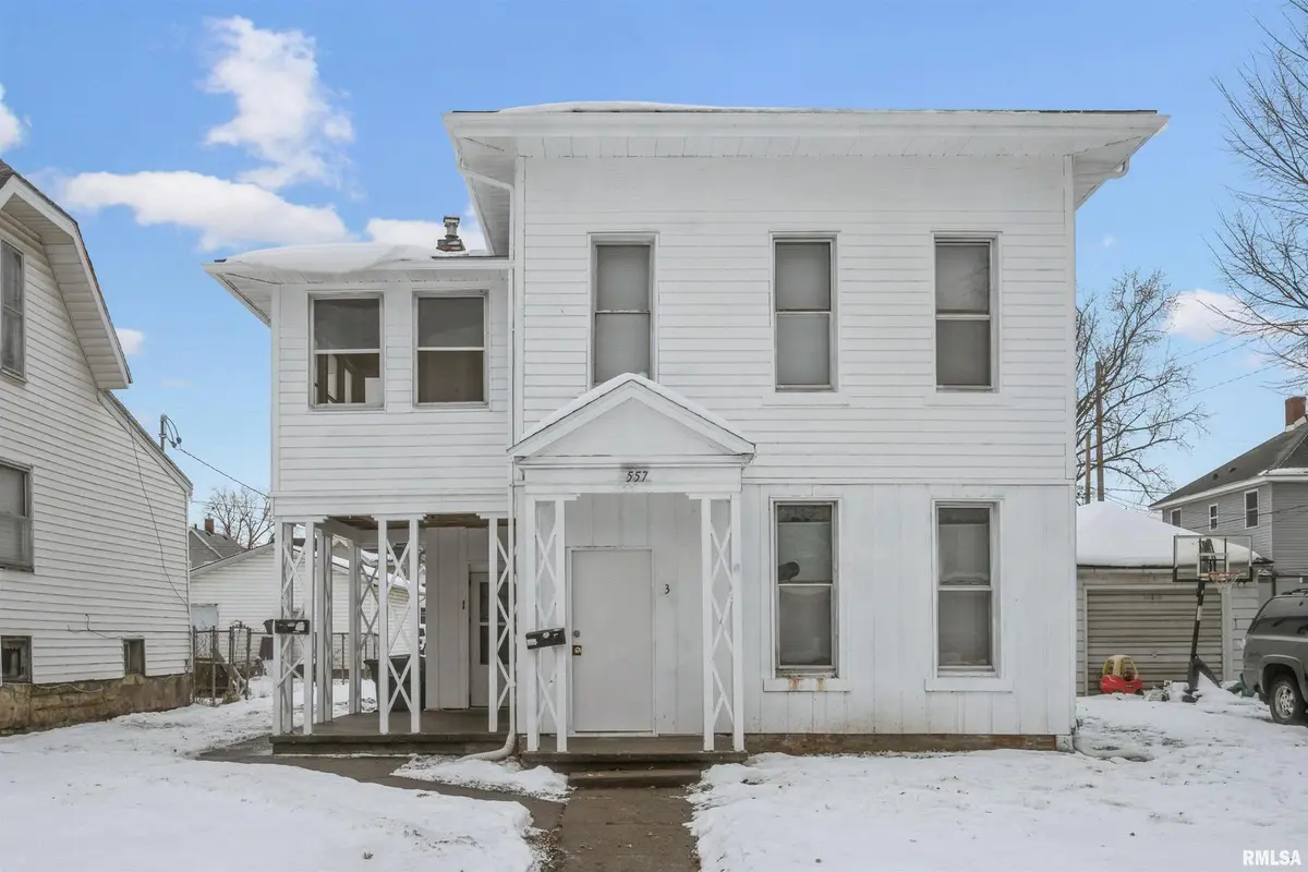 557 6TH AVE S, Clinton, IA 52732