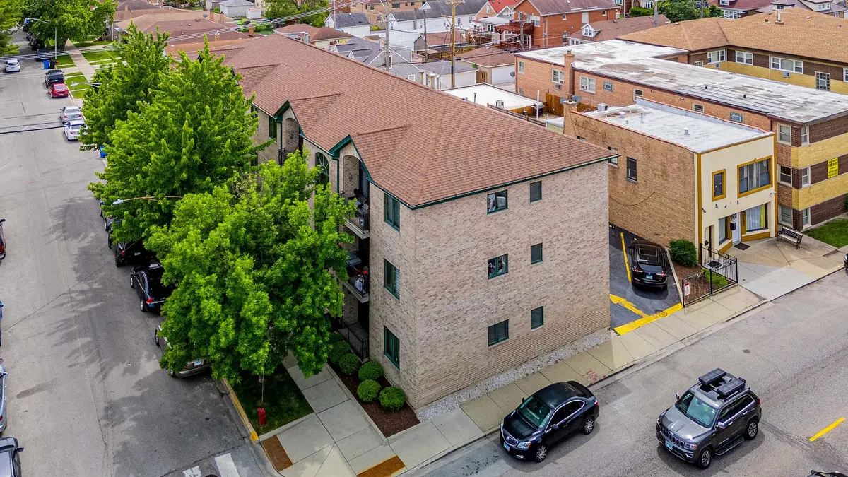 3154 N Oleander AVE #2C, Chicago, IL 60707