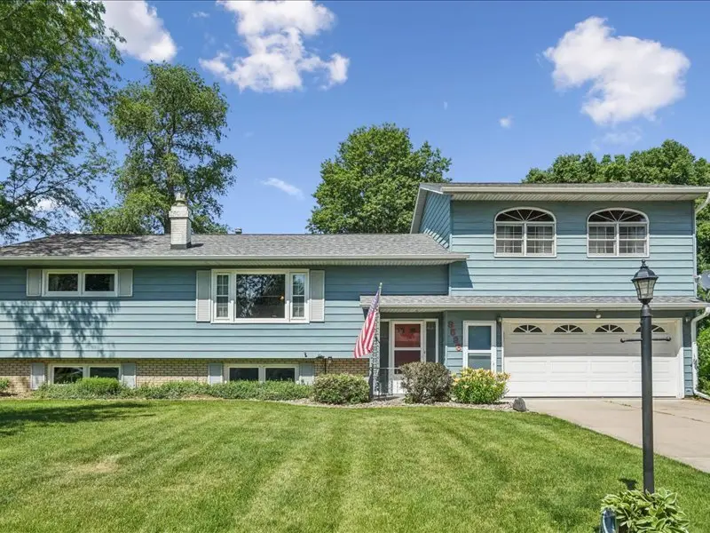8526 54th ST, Coal Valley, IL 61240