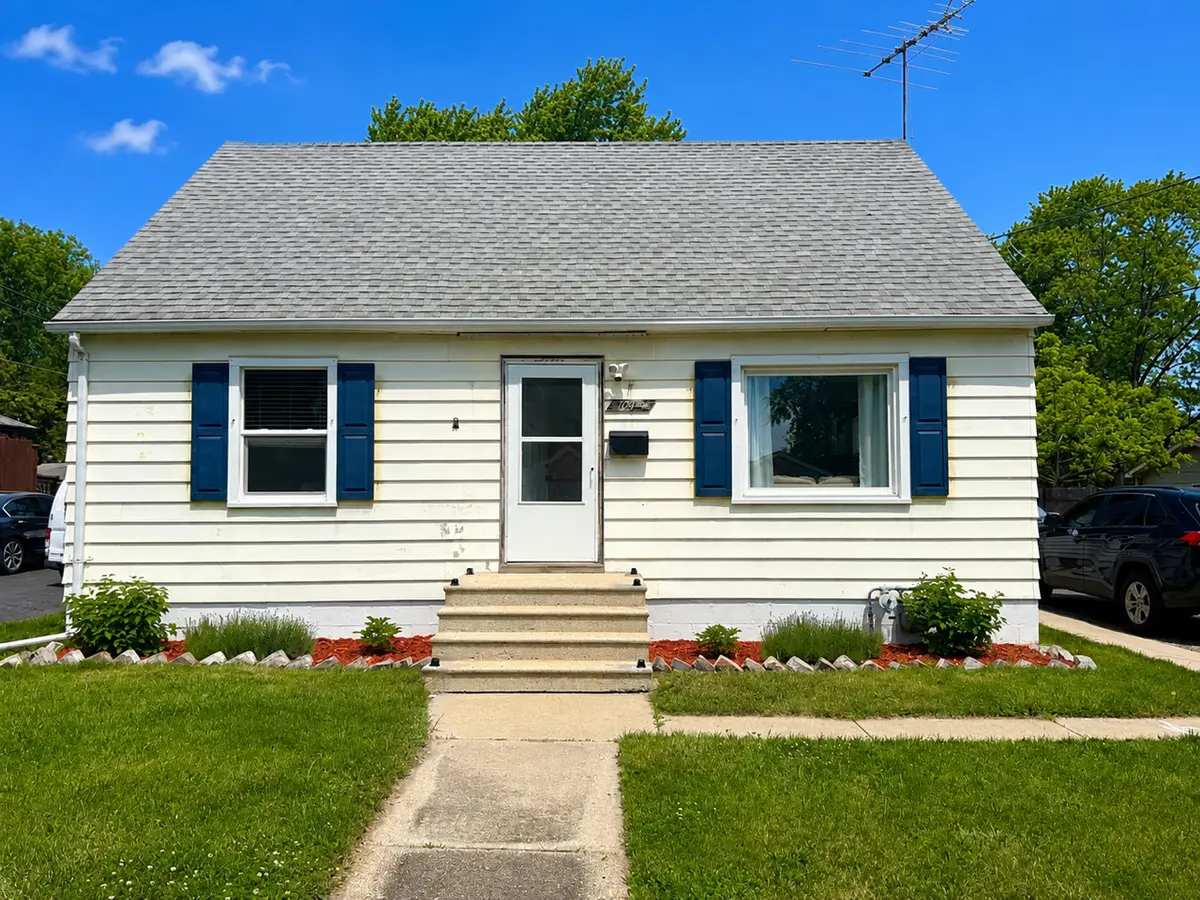 1004 21st ST, Zion, IL 60099