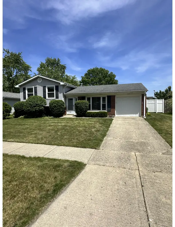 103 Heine DR, Streamwood, IL 60107