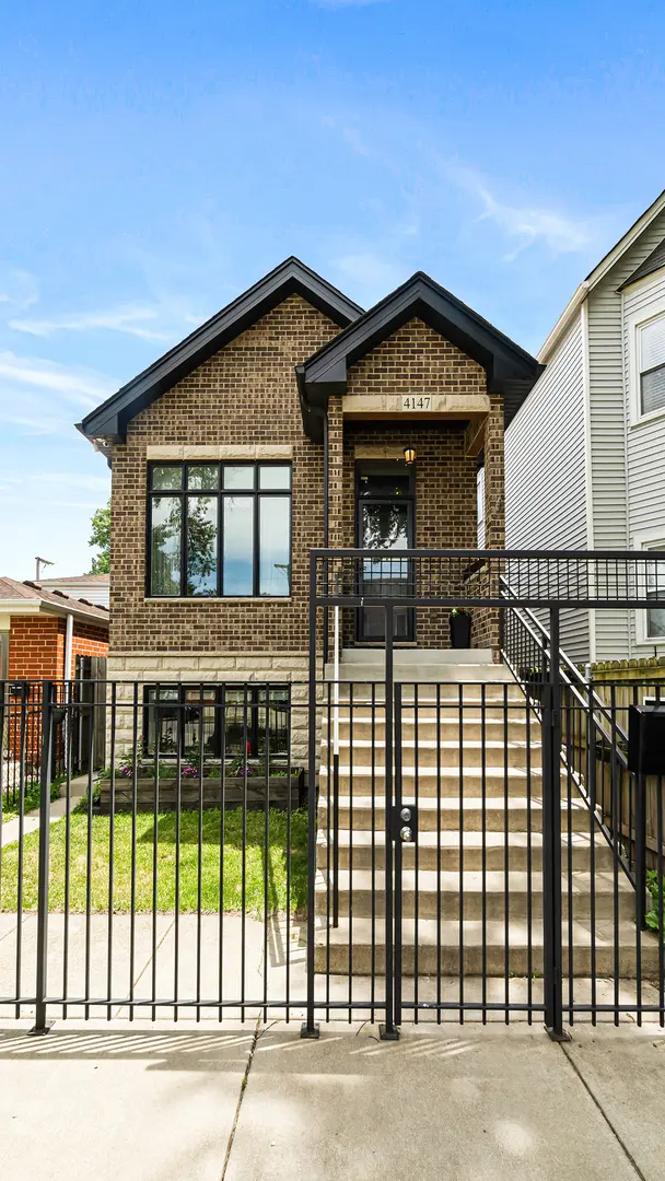 4147 S Wallace ST, Chicago, IL 60609