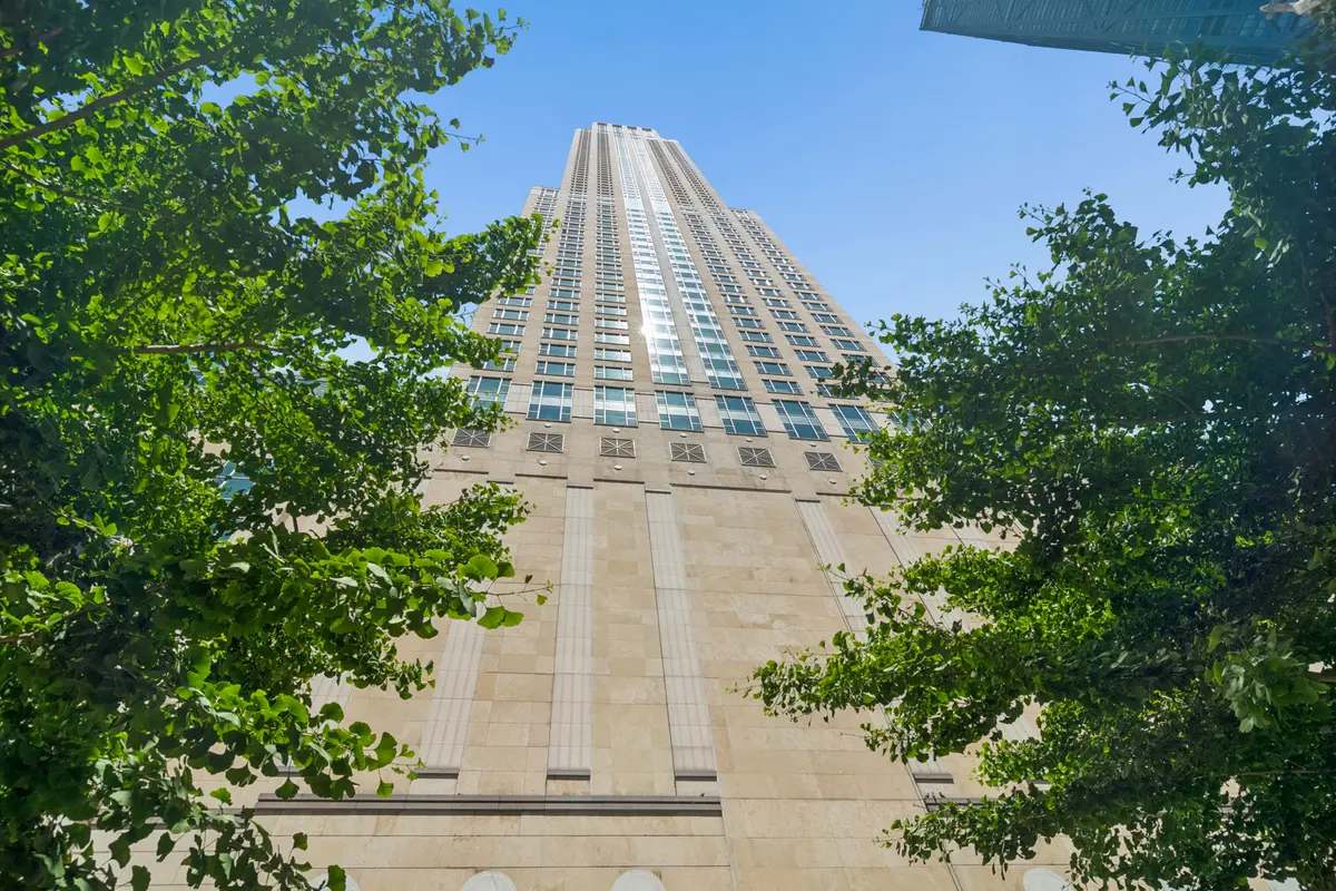 132 E Delaware PL #6306, Chicago, IL 60611