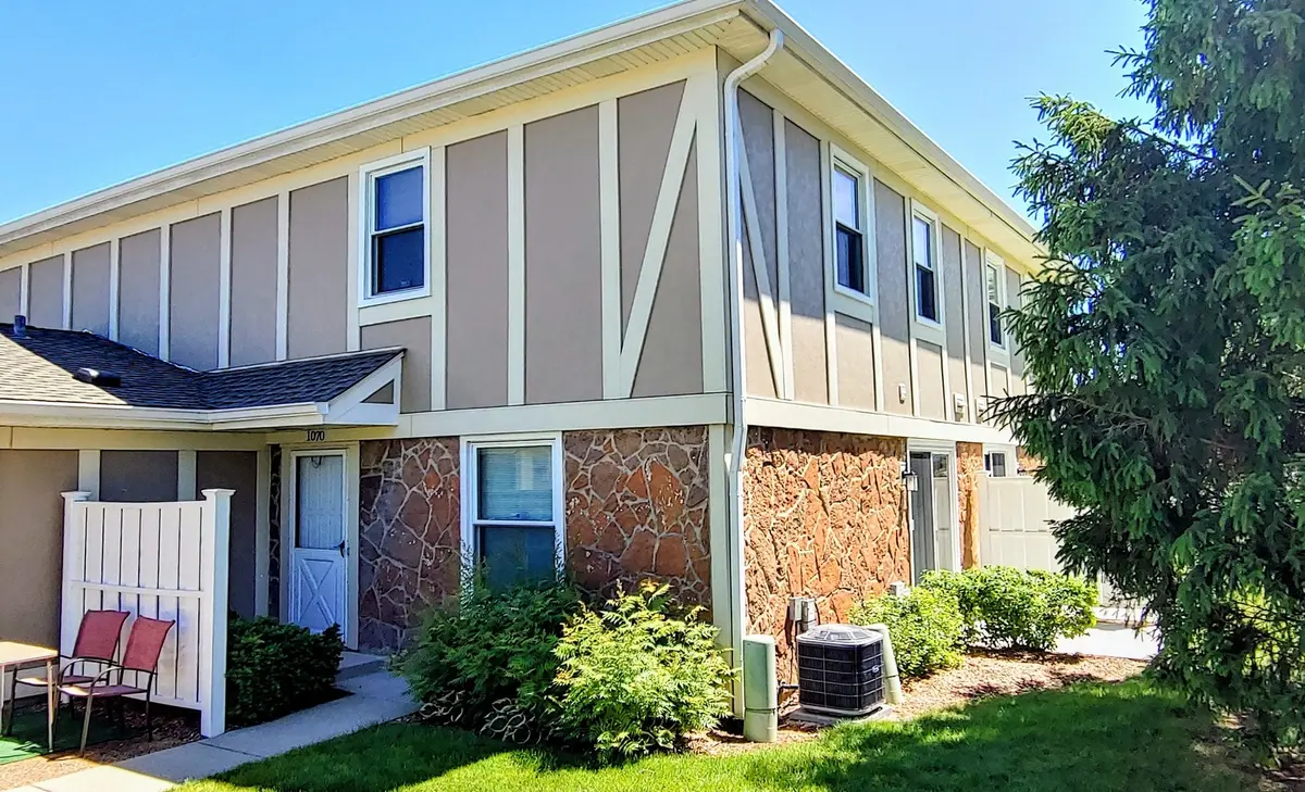 1070 Glouchester HBR #1070, Schaumburg, IL 60193